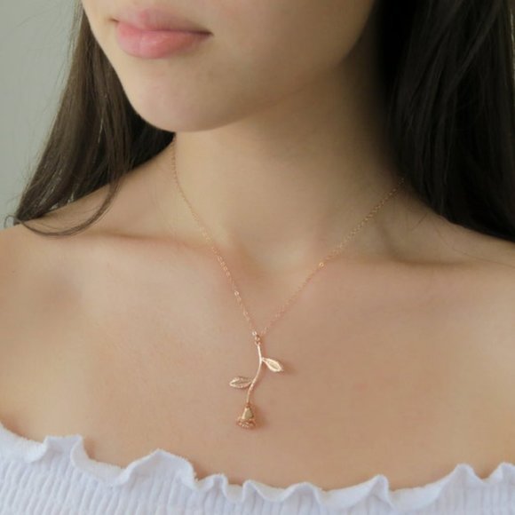 Jewelry - Rose Gold Dangling Rose Pendant Necklace